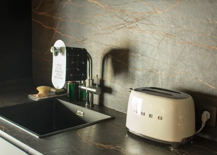 The Matter Meaningful Laura דירה